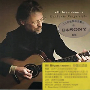 美女把衣服脱干净,让男人吃她的奶头
