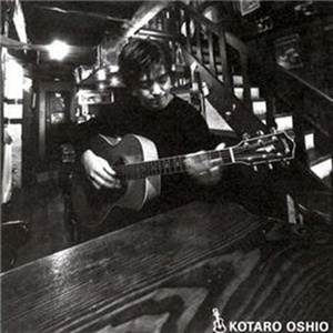 美女把衣服脱干净,让男人吃她的奶头
